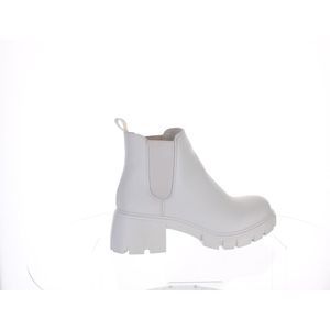 Steve Madden Womens Howler White Chelsea Boots Size 8.5 Medium (B, M)!